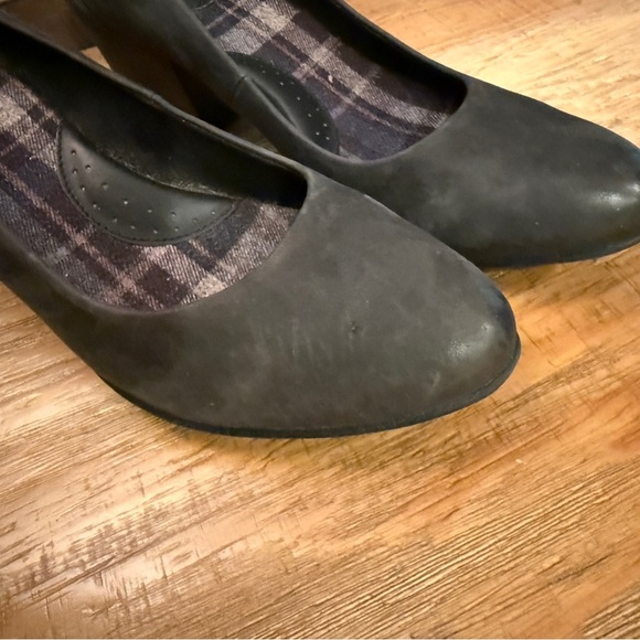 b.o.c. Black Heels Classic Design - Picture 9 of 10